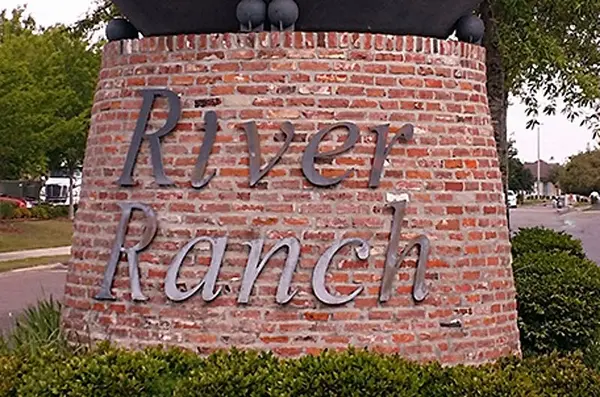 feature image of Best Neighborhoods in Lafayette, LA (Luxury Living Guide 2026)