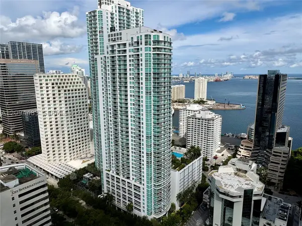 951 Brickell Ave #605