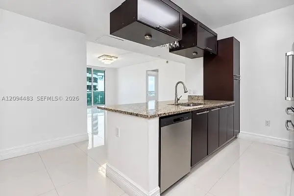 951 Brickell Ave #605, Miami, FL 33131