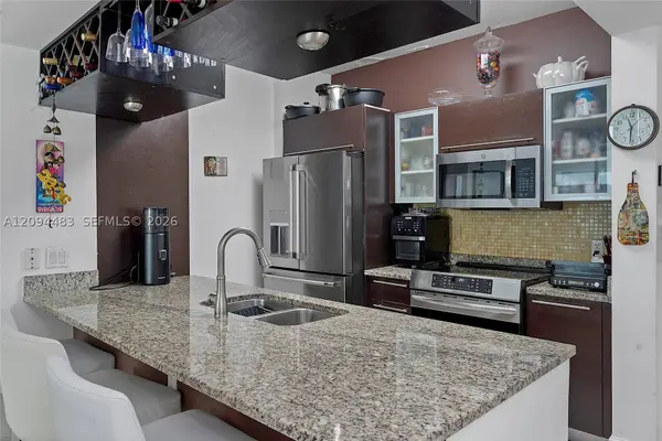 951 Brickell Ave #605, Miami, FL 33131