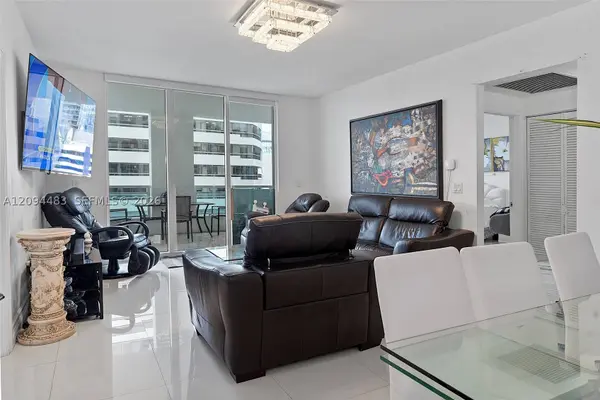 951 Brickell Ave #605, Miami, FL 33131