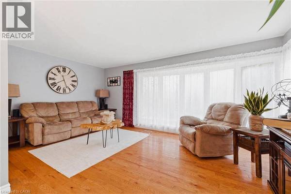 120 ELGIN Crescent, Waterloo, ON N2J2S4