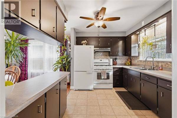120 ELGIN Crescent, Waterloo, ON N2J2S4