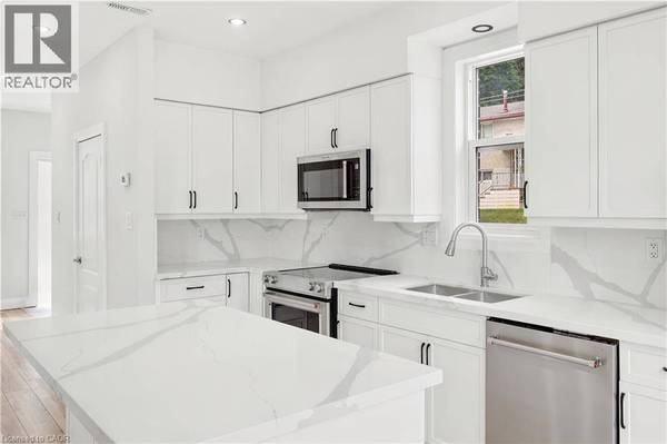 131 ST GEORGE Street, Kitchener, ON N2G2T2