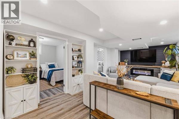 120 ELGIN Crescent, Waterloo, ON N2J2S4