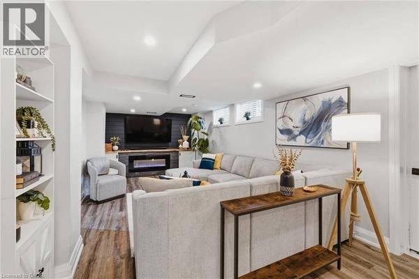 120 ELGIN Crescent, Waterloo, ON N2J2S4