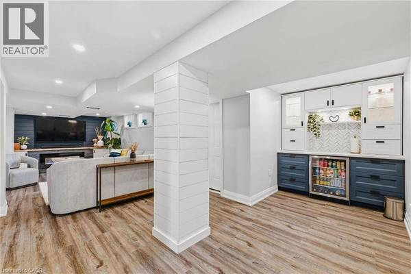 120 ELGIN Crescent, Waterloo, ON N2J2S4