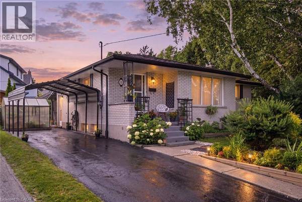 11 SUMMIT Crescent