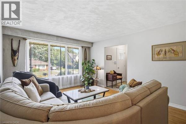 11 SUMMIT Crescent, Guelph, ON N1H1S2