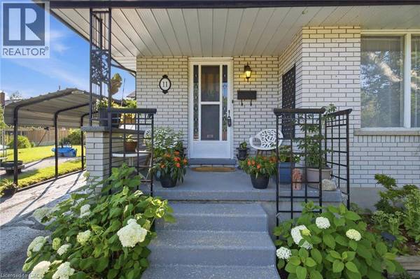 11 SUMMIT Crescent, Guelph, ON N1H1S2