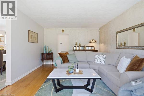 11 SUMMIT Crescent, Guelph, ON N1H1S2