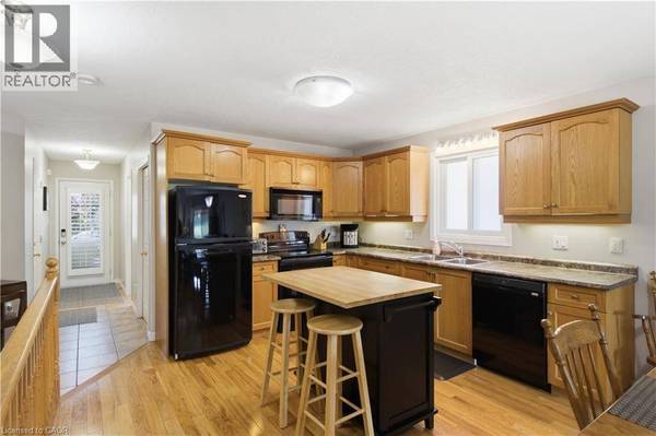 138 STIEFELMEYER Crescent, Baden, ON N3A4L4