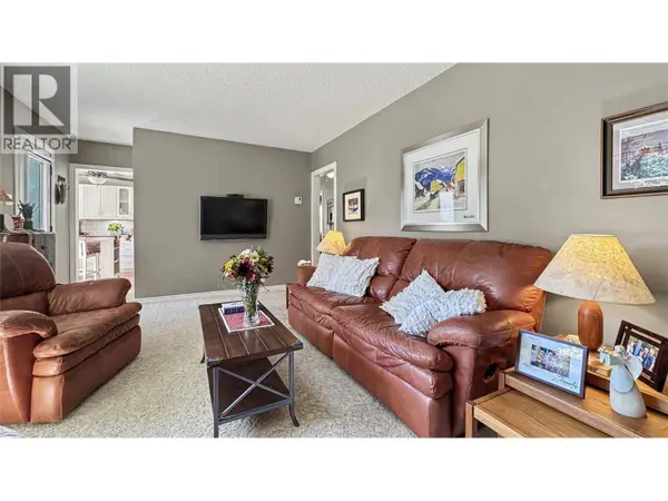 15 15th Avenue S, Cranbrook, BC V1C2Y4