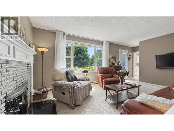 15 15th Avenue S, Cranbrook, BC V1C2Y4