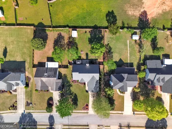 3021 Lincoln Log WAY, Mcdonough, GA 30252