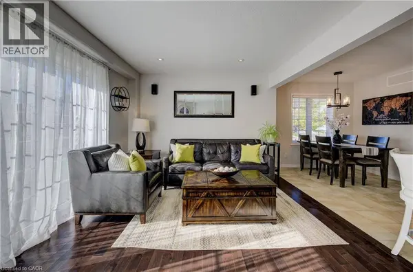 46 RIVERTRAIL Avenue, Kitchener, ON N2A0H8