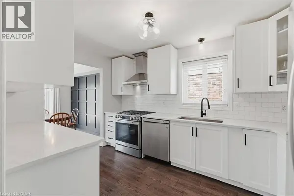113 HOLLYRIDGE Crescent, Kitchener, ON N2N3N5