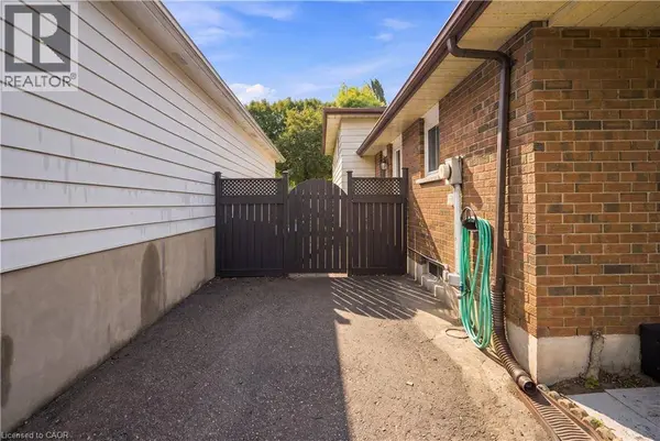 447 DRUMMERHILL Crescent, Waterloo, ON N2T1G3