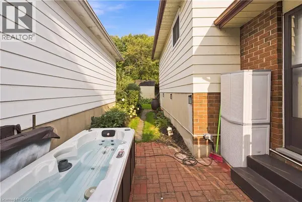 447 DRUMMERHILL Crescent, Waterloo, ON N2T1G3