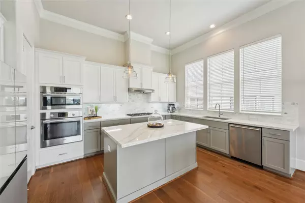 10756 Craighead DR, Houston, TX 77025