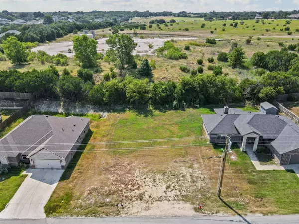 2217 Christine DR, Granbury, TX 76048