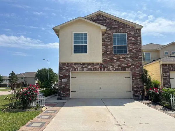 5103 Dauntless DR, Houston, TX 77066