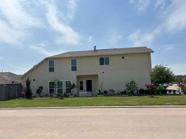 5103 Dauntless DR, Houston, TX 77066