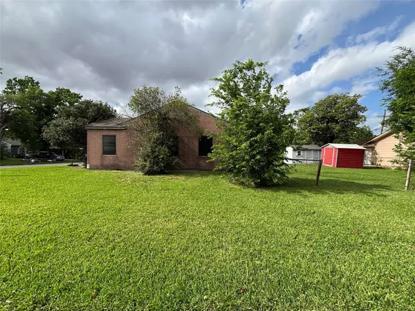 1419 Silverdale ST, Houston, TX 77029