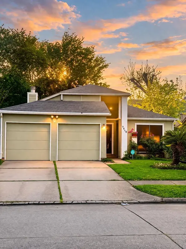 7518 Alcomita DR, Houston, TX 77083