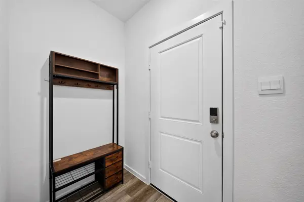 914 Moon Drop LN, Houston, TX 77090