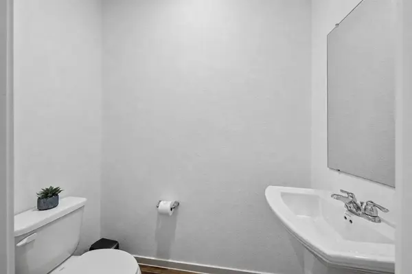 914 Moon Drop LN, Houston, TX 77090