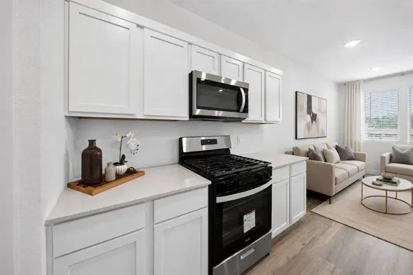 914 Moon Drop LN, Houston, TX 77090