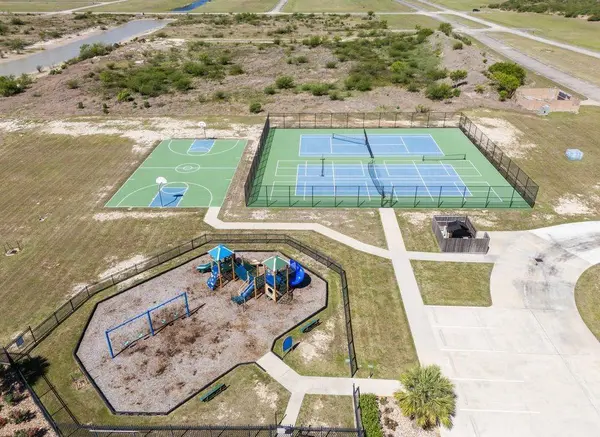 3037 Sandy LN, Palacios, TX 77465