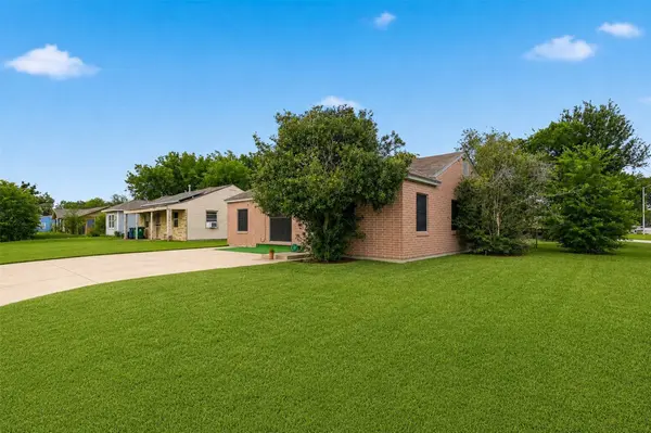 1419 Silverdale ST, Houston, TX 77029