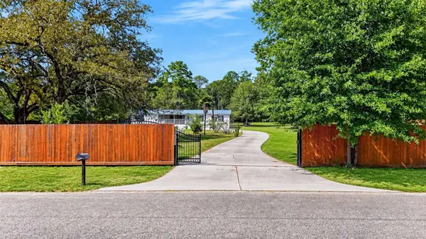 2581 Mann RD, Conroe, TX 77303