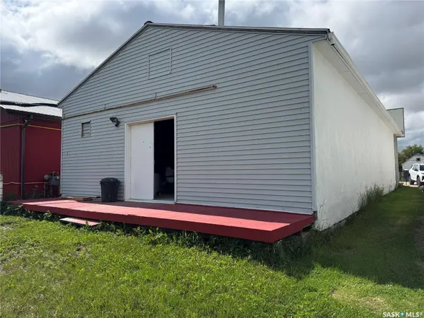 205-207 Main STREET, Lintlaw, SK S0A 2H0