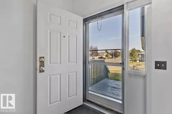 13140 35 ST NW, Edmonton, AB T5A 5C7