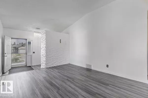 13140 35 ST NW, Edmonton, AB T5A 5C7