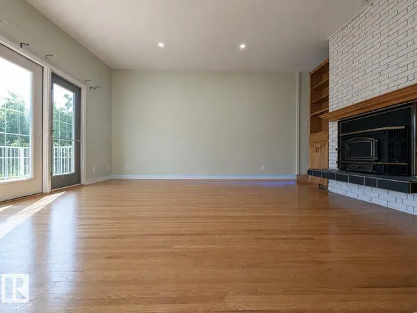 9523 134 AV NW, Edmonton, AB T5E 1H8