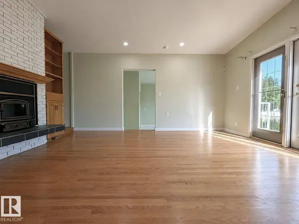 9523 134 AV NW, Edmonton, AB T5E 1H8