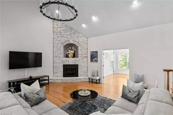 975 Boyer DR, Clemmons, NC 27012