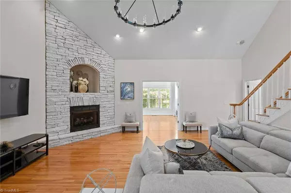 975 Boyer DR, Clemmons, NC 27012