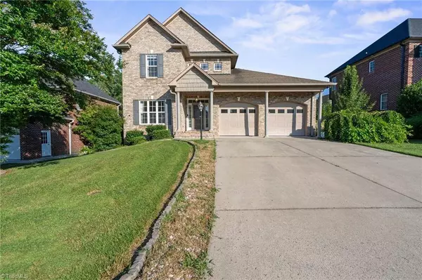 975 Boyer DR, Clemmons, NC 27012