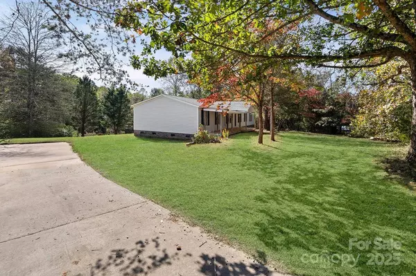 123 Swann Crossing LN, Statesville, NC 28625