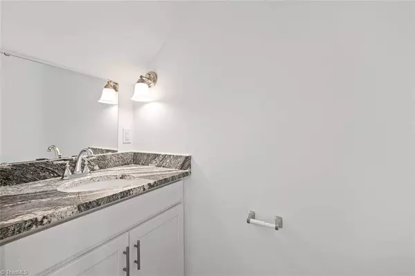 193 Young DR, Lexington, NC 27292