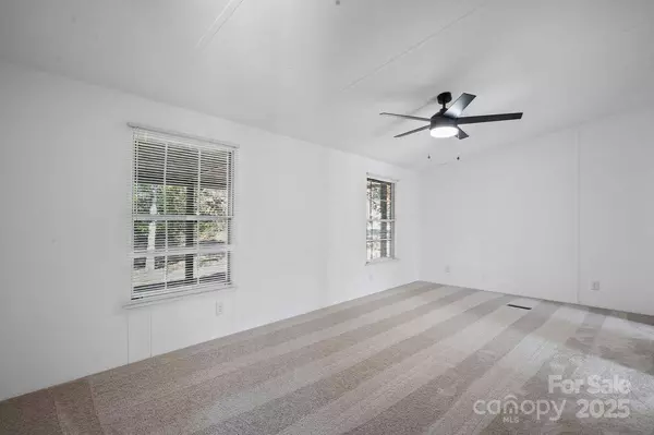 123 Swann Crossing LN, Statesville, NC 28625