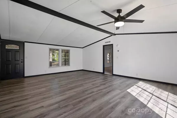 123 Swann Crossing LN, Statesville, NC 28625