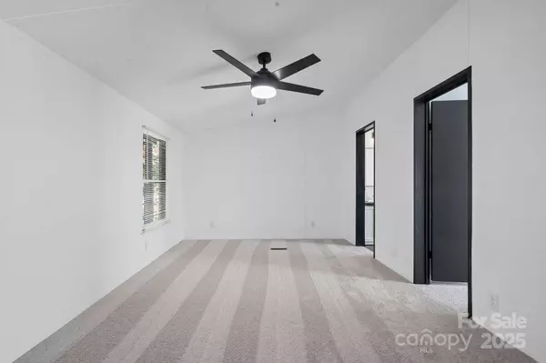 123 Swann Crossing LN, Statesville, NC 28625