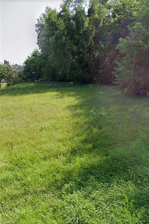 10 E 12th AVE, Lexington, NC 27292