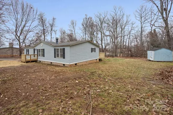 2464 Puetts Chapel RD, Bessemer City, NC 28016